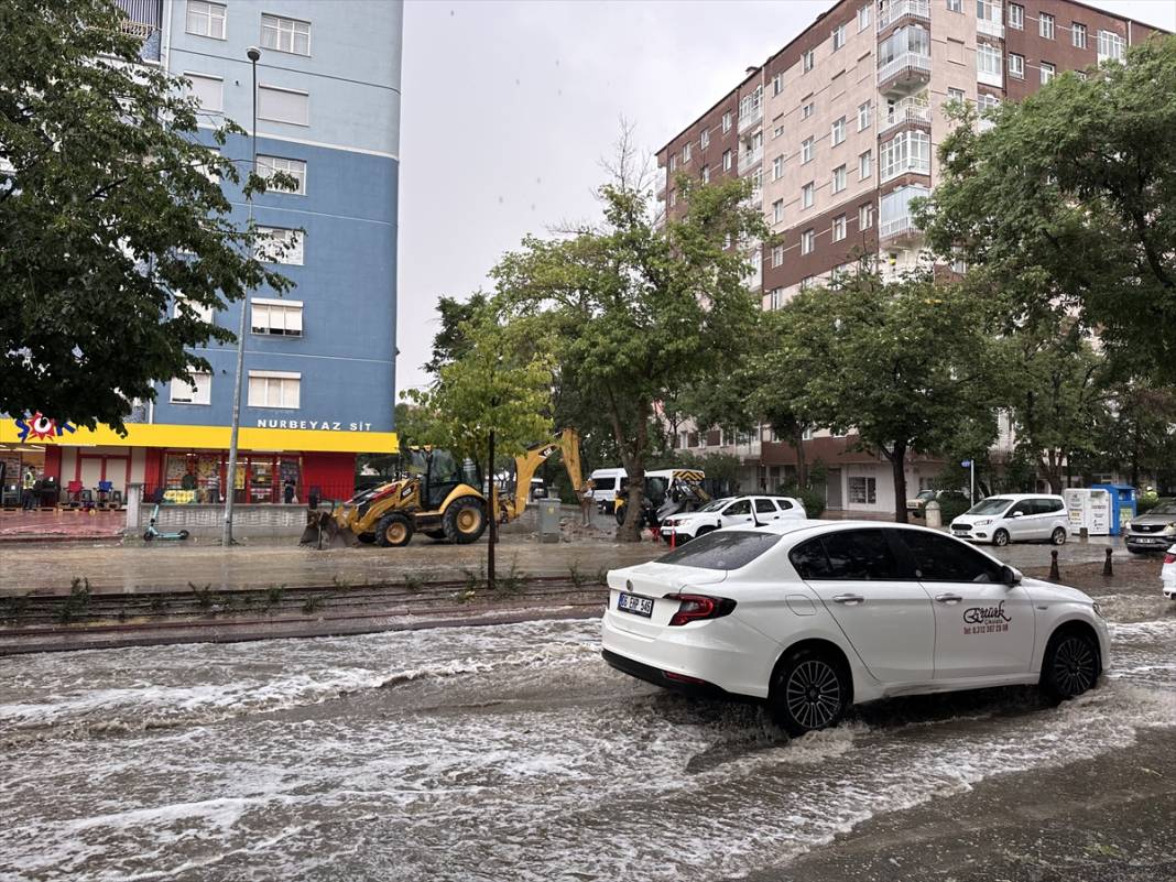 Tahminciler 4 gün, Meteoroloji saatler kala uyarmıştı! Konya’da tarihe geçecek yağış 2